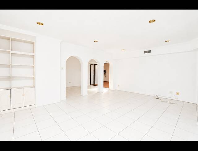 3 BEDROOM TOWNHOUSE FOR SALE IN ESSENWOOD